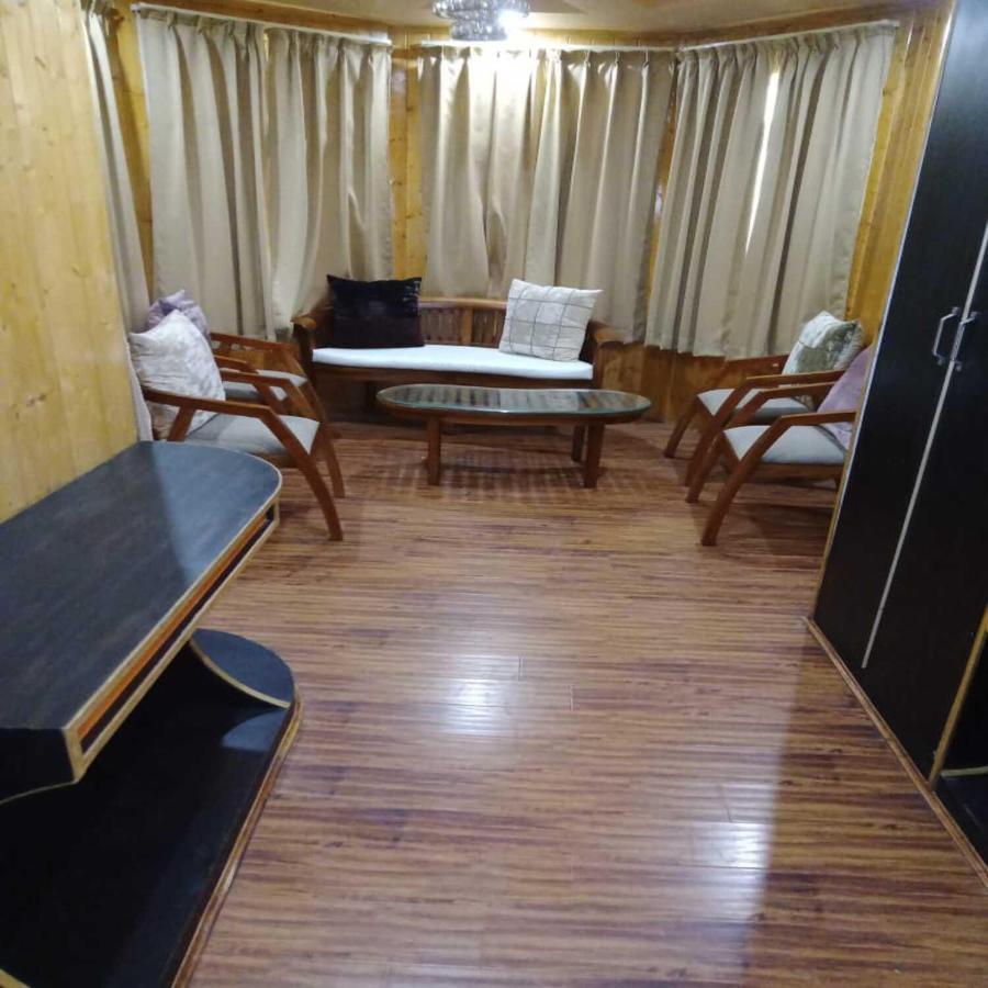 Hotel Sheen Srīnagar Екстериор снимка