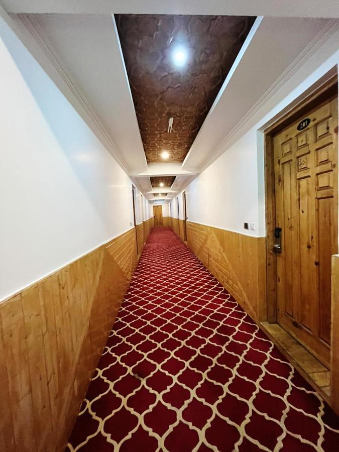 Hotel Sheen Srīnagar Екстериор снимка