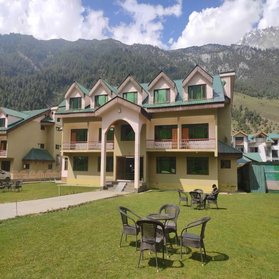 Hotel Sheen Srīnagar Екстериор снимка