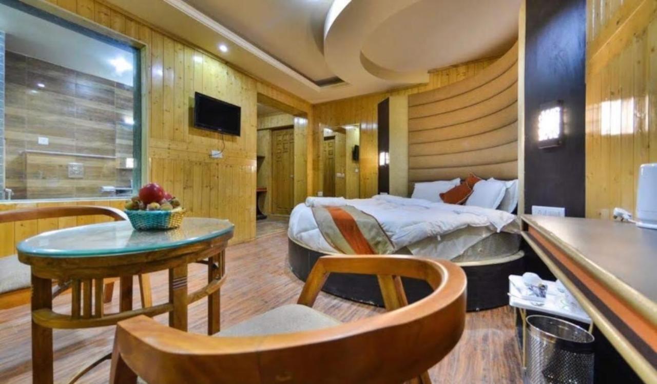 Hotel Sheen Srīnagar Екстериор снимка
